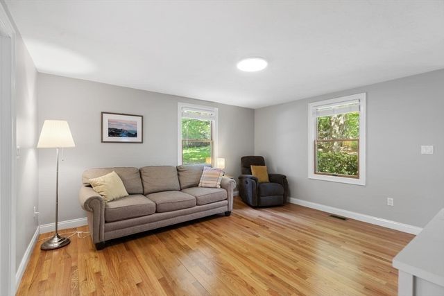 10 University Park, Waltham, MA 02453