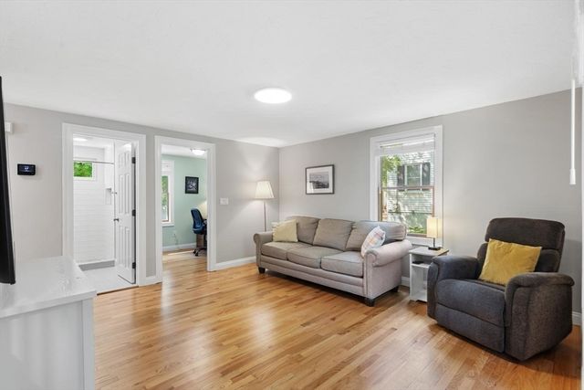 10 University Park, Waltham, MA 02453