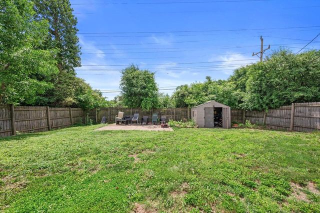 4501 W Tesch AVENUE, Greenfield, WI 53220