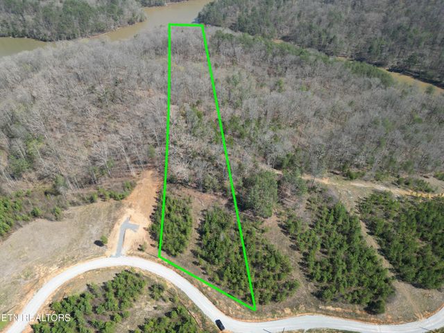 9 Winding Tr, Madisonville, TN 37354