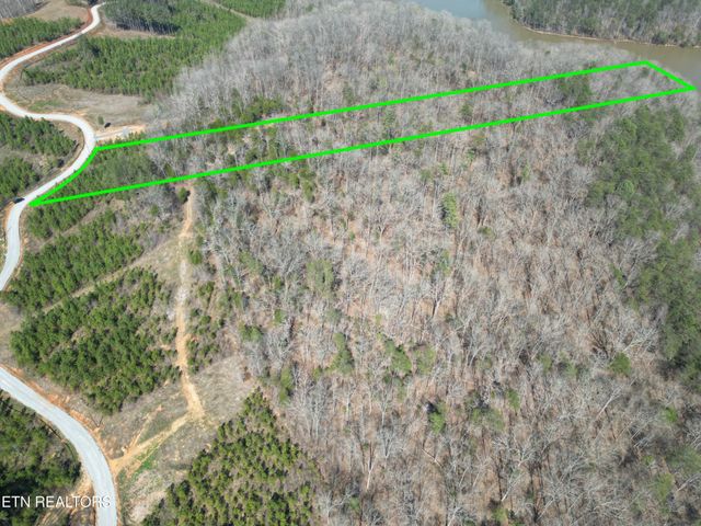 9 Winding Tr, Madisonville, TN 37354
