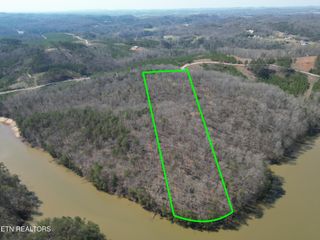 9 Winding Tr, Madisonville, TN 37354