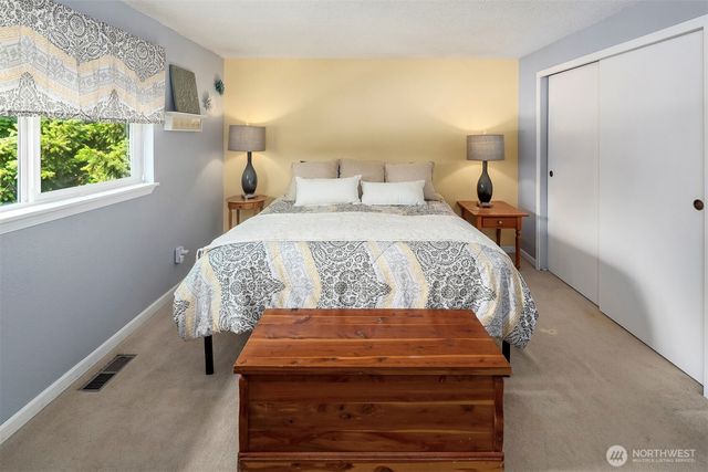 30217 176th Avenue SE, Kent, WA 98042