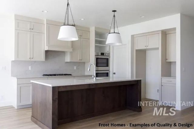 6302 Chateau Pl, Star, ID 83669