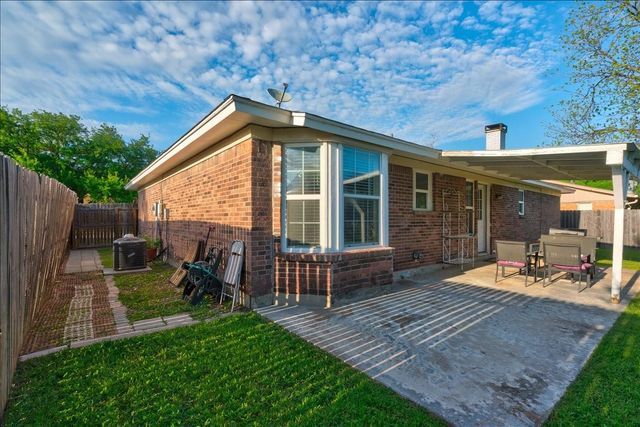 6524 Blue Grass Drive, Watauga, TX 76148