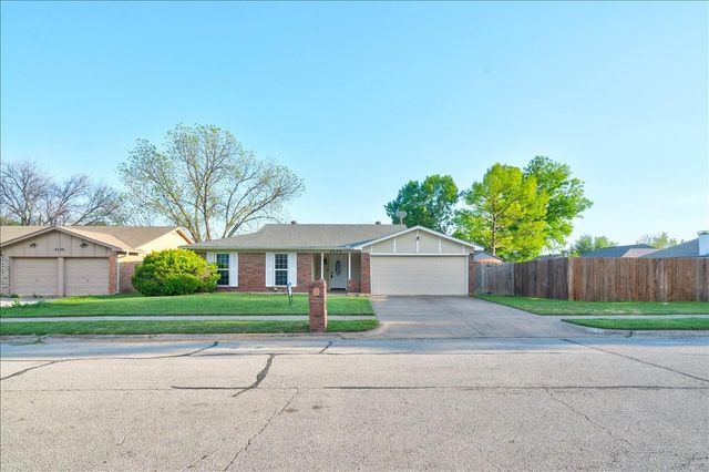 6524 Blue Grass Drive, Watauga, TX 76148