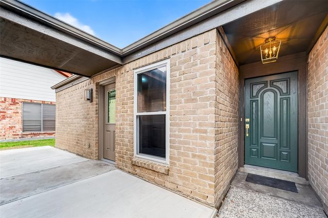 826 Halewood Drive, Houston, TX 77062