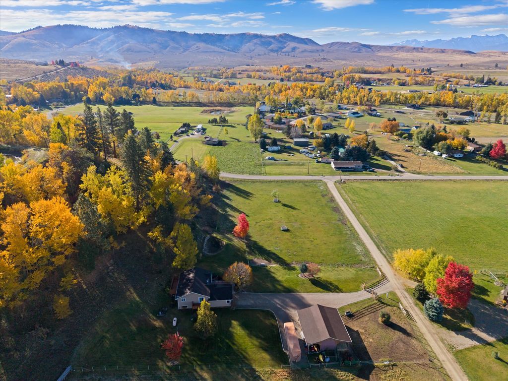 786 Ropin Horse Lane, Hamilton, MT 59840 photo 11