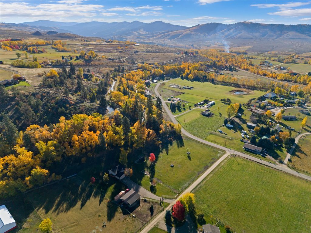 786 Ropin Horse Lane, Hamilton, MT 59840 photo 15