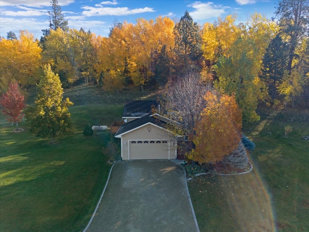 786 Ropin Horse Lane, Hamilton, MT 59840 photo 3