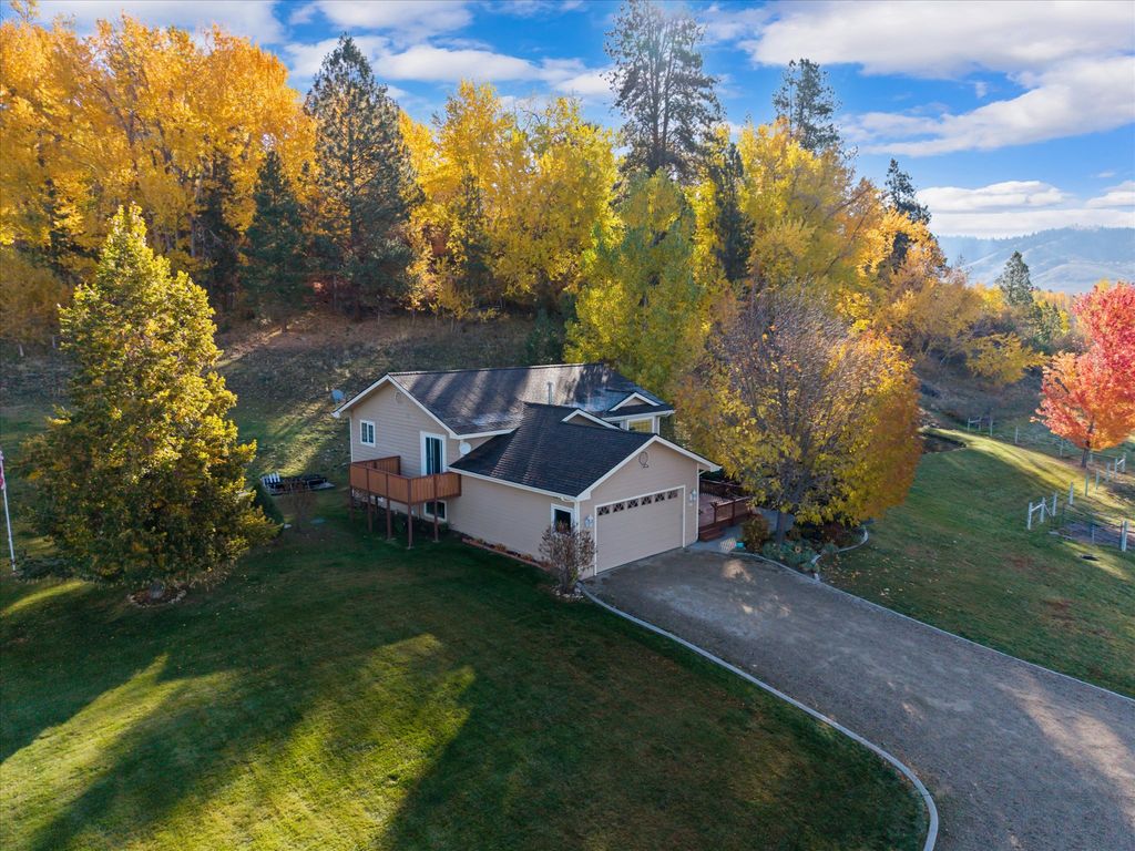 786 Ropin Horse Lane, Hamilton, MT 59840 photo 4