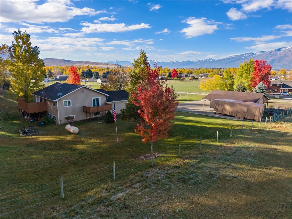 786 Ropin Horse Lane, Hamilton, MT 59840 photo 5