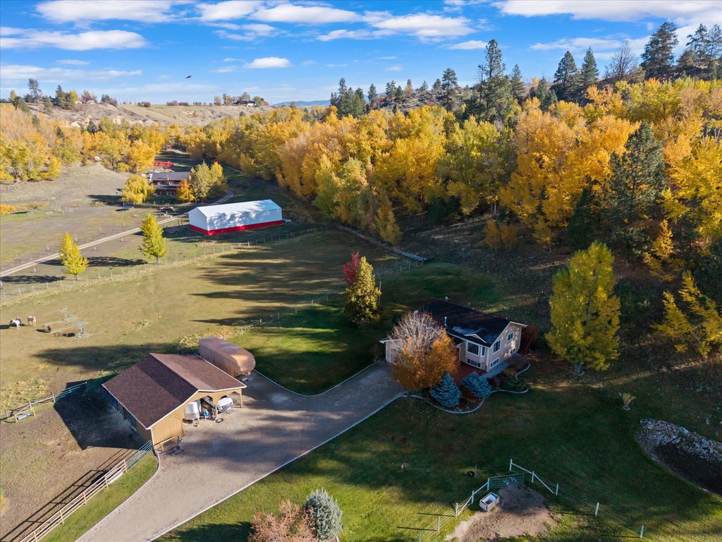 786 Ropin Horse Lane, Hamilton, MT 59840 photo 8