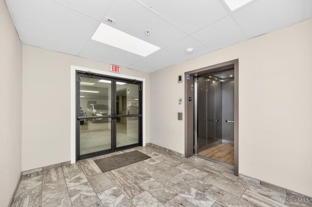 220 Vintage Club Drive, Montgomery, OH 45249