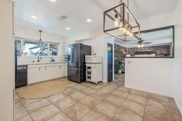 2626 W Princeton Avenue, Visalia, CA 93277