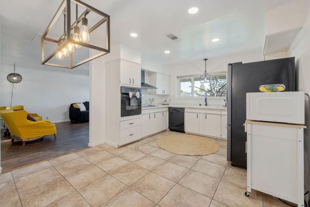 2626 W Princeton Avenue, Visalia, CA 93277