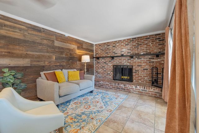 2626 W Princeton Avenue, Visalia, CA 93277