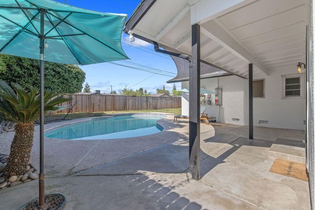 2626 W Princeton Avenue, Visalia, CA 93277