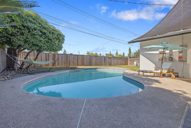 2626 W Princeton Avenue, Visalia, CA 93277