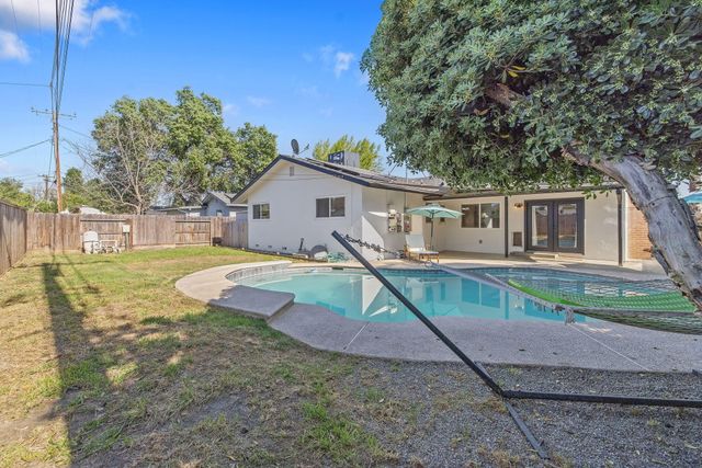 2626 W Princeton Avenue, Visalia, CA 93277