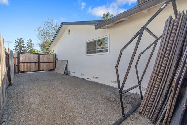 2626 W Princeton Avenue, Visalia, CA 93277