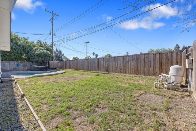 2626 W Princeton Avenue, Visalia, CA 93277