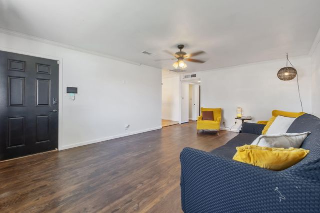 2626 W Princeton Avenue, Visalia, CA 93277