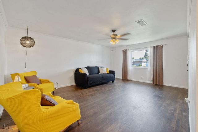 2626 W Princeton Avenue, Visalia, CA 93277