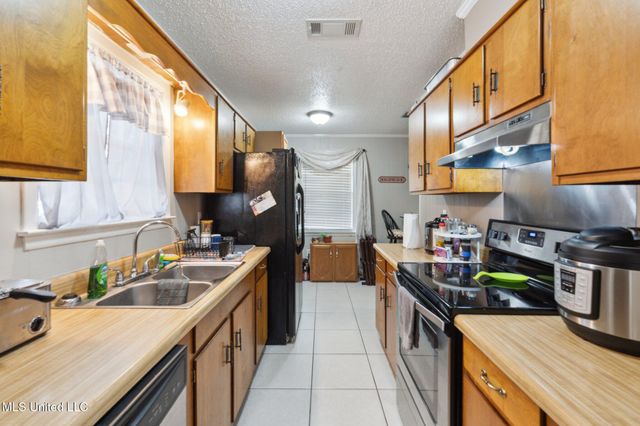 268 Mccool Street, Ocean Springs, MS 39564