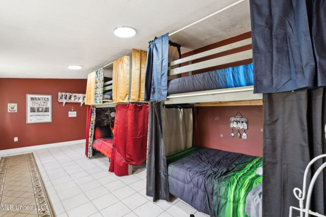 268 Mccool Street, Ocean Springs, MS 39564