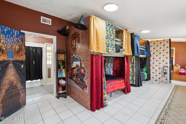 268 Mccool Street, Ocean Springs, MS 39564