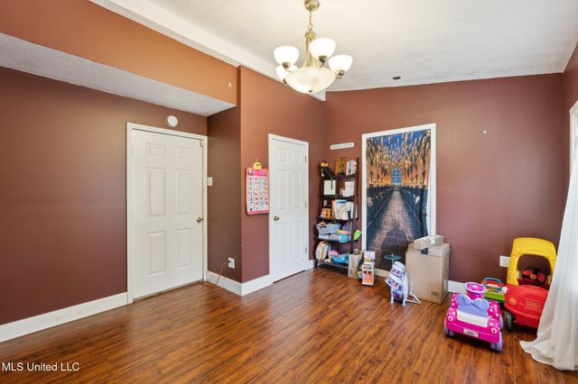 268 Mccool Street, Ocean Springs, MS 39564