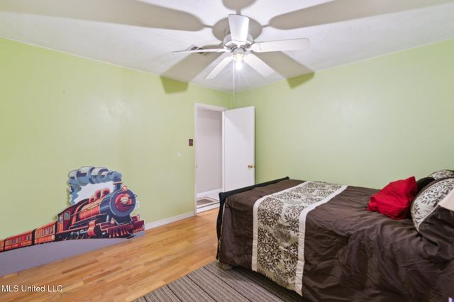 268 Mccool Street, Ocean Springs, MS 39564