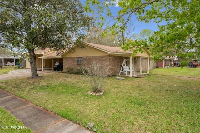 268 Mccool Street, Ocean Springs, MS 39564