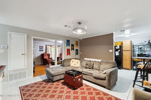 268 Mccool Street, Ocean Springs, MS 39564