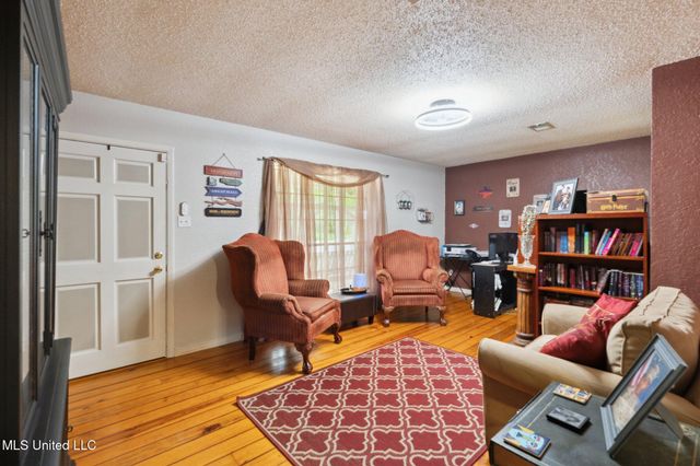 268 Mccool Street, Ocean Springs, MS 39564