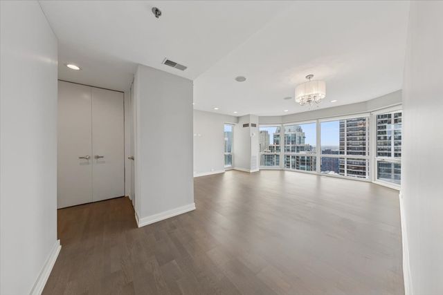 100 E Huron Street 3901, Chicago, IL 60611