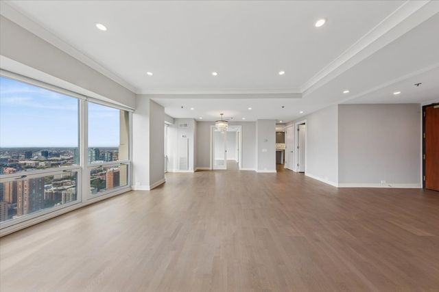 100 E Huron Street 3901, Chicago, IL 60611