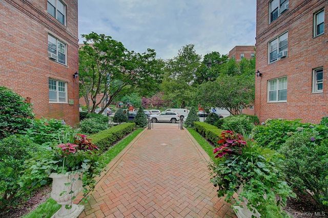 112-50 78th Avenue 1N, Forest Hills, NY 11375