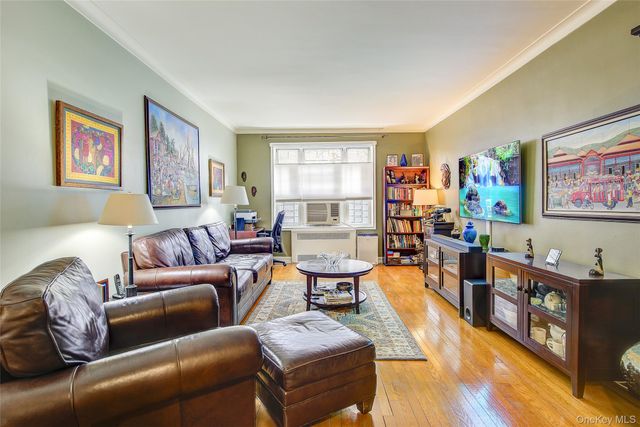 112-50 78th Avenue 1N, Forest Hills, NY 11375