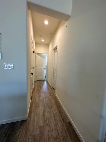 1326 W Sawtooth Place, Hanford, CA 93230