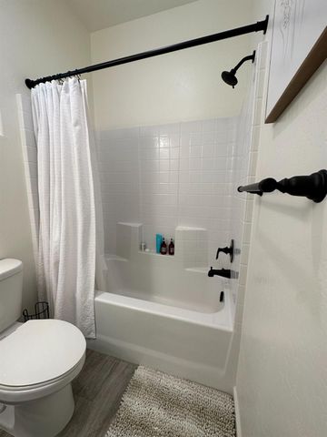 1326 W Sawtooth Place, Hanford, CA 93230
