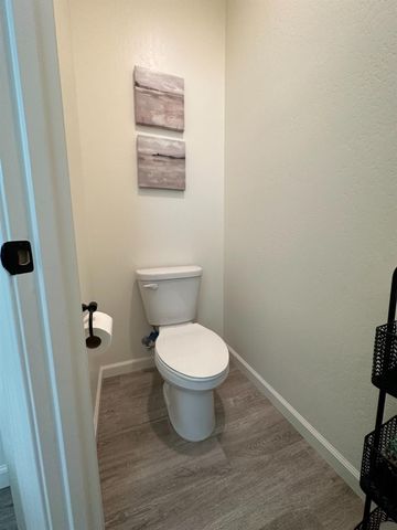 1326 W Sawtooth Place, Hanford, CA 93230