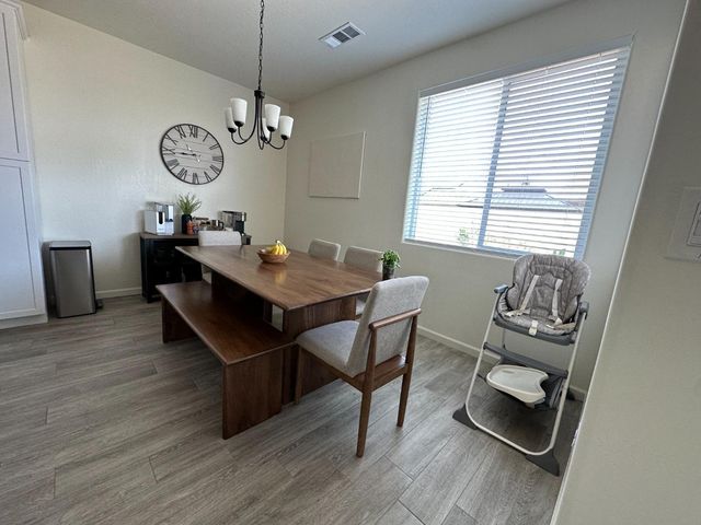 1326 W Sawtooth Place, Hanford, CA 93230