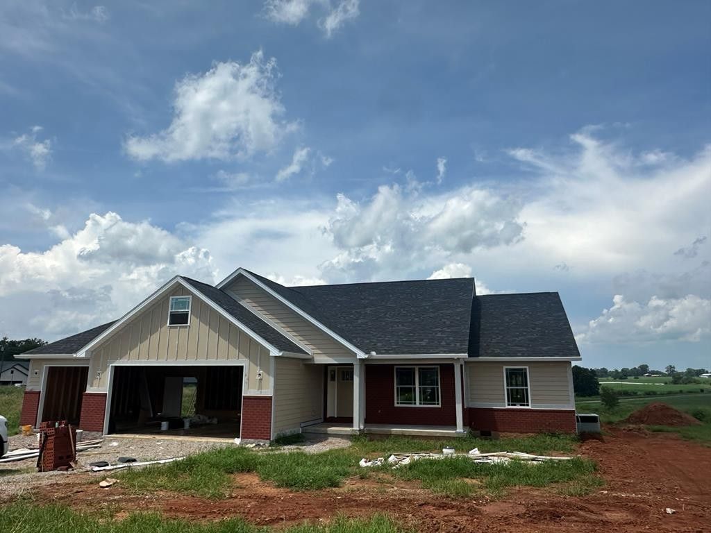 196 Dairy Barn Rd, Sparta, TN 38583