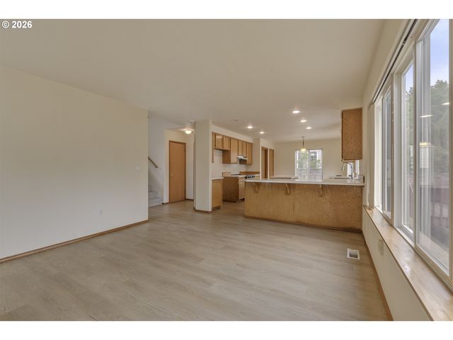 165 Ne CORY St, Hillsboro, OR 97124