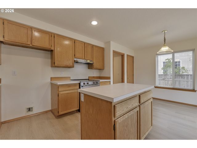 165 Ne CORY St, Hillsboro, OR 97124