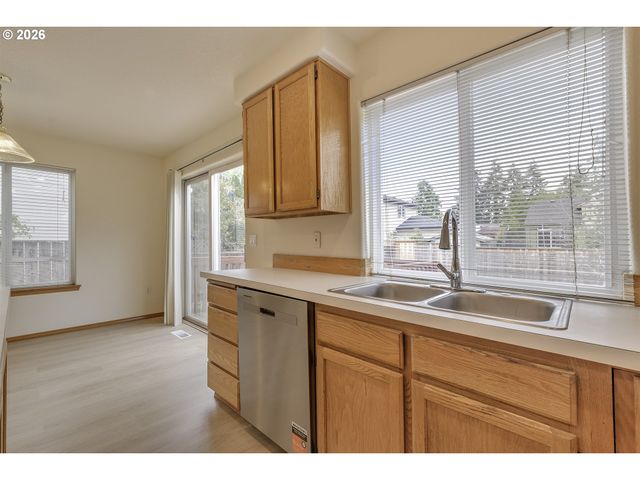 165 Ne CORY St, Hillsboro, OR 97124