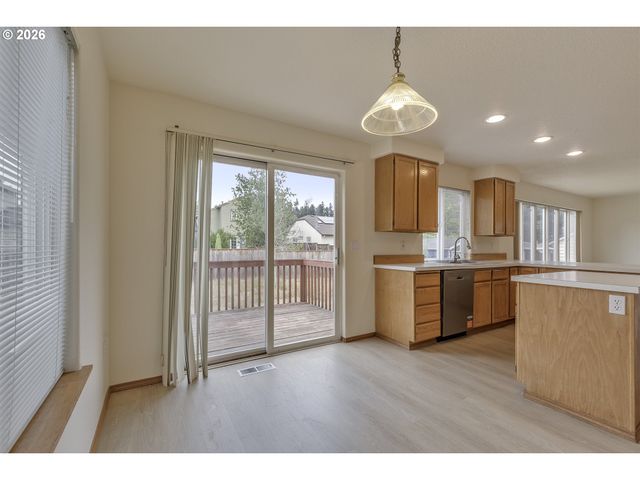 165 Ne CORY St, Hillsboro, OR 97124
