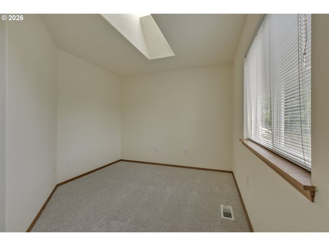 165 Ne CORY St, Hillsboro, OR 97124